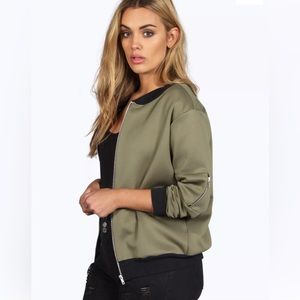 Boohoo olive bomber jacket with front zipper closure. Size 10